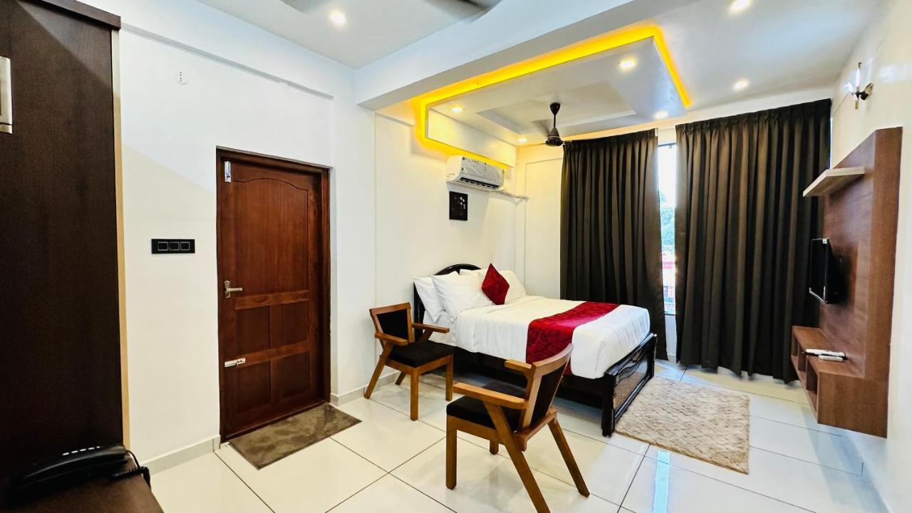 Achoos Residency Tiruvalla Exterior foto